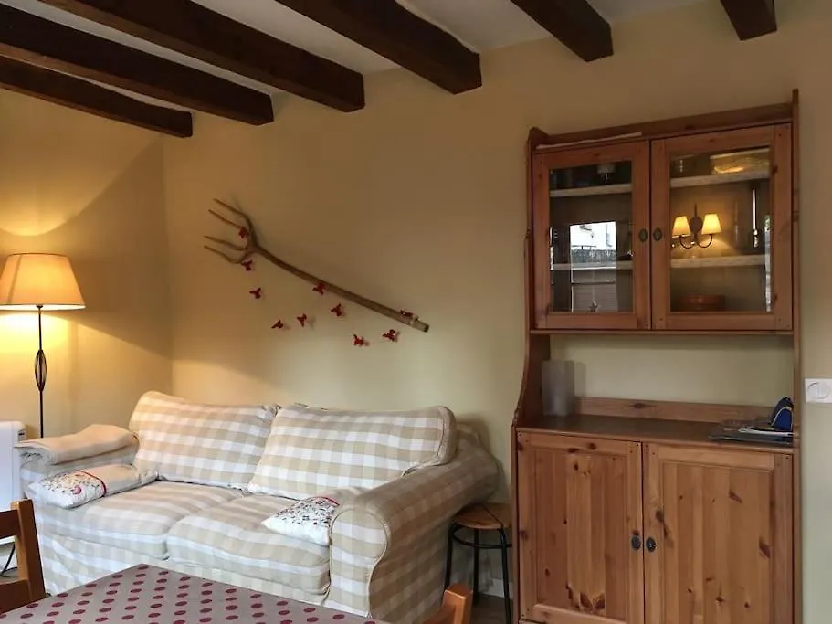 Apartamento En Planoles Con Jardin 0*,  Spain