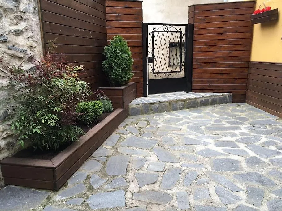 Apartamento En Planoles Con Jardin Apartment